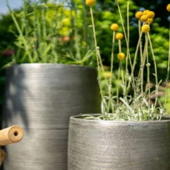 Pflanzgefäß 'Rowen', Silber, Ø 38 X H 62 Cm -Kölle 3210801635 3210801636 3210801637 3210801638 Pflanzgefaess Rowen silber 13 115030